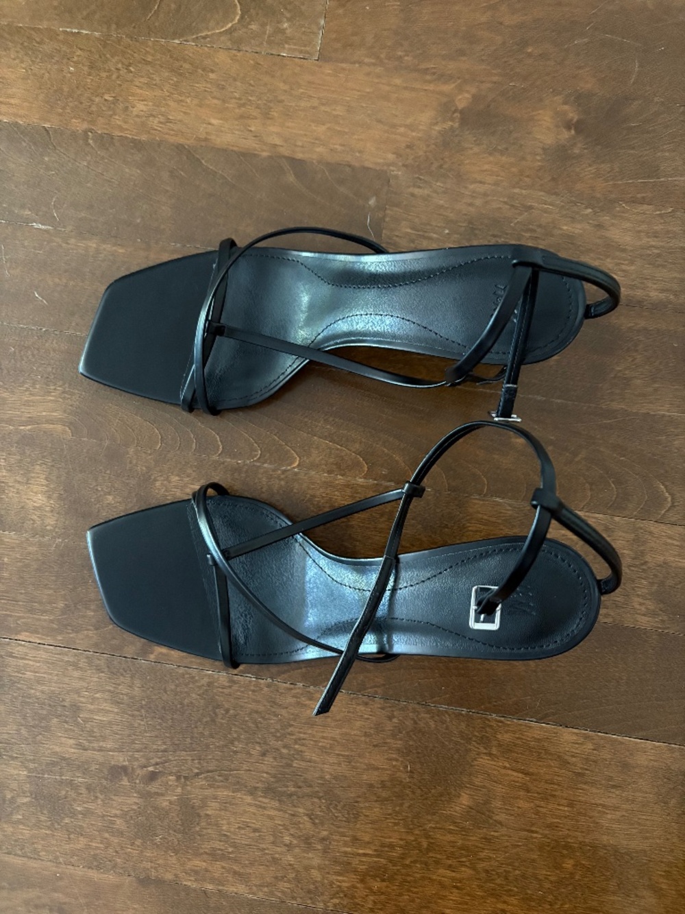Black H&M heels size US 9 / EUR 40 brand new